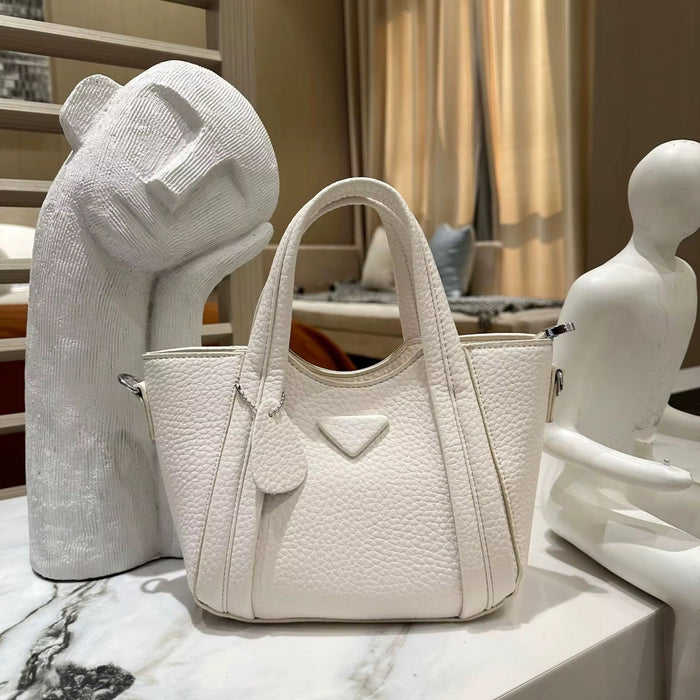 Elegant Leather Tote Handbag – Stylish, Versatile, and Durable