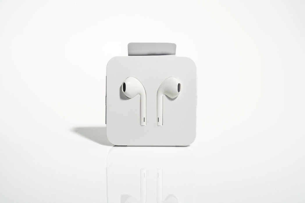 USB-C EarPods Wired In-Ear Headphones with Mic – Compatible with Android & USB-C Devices