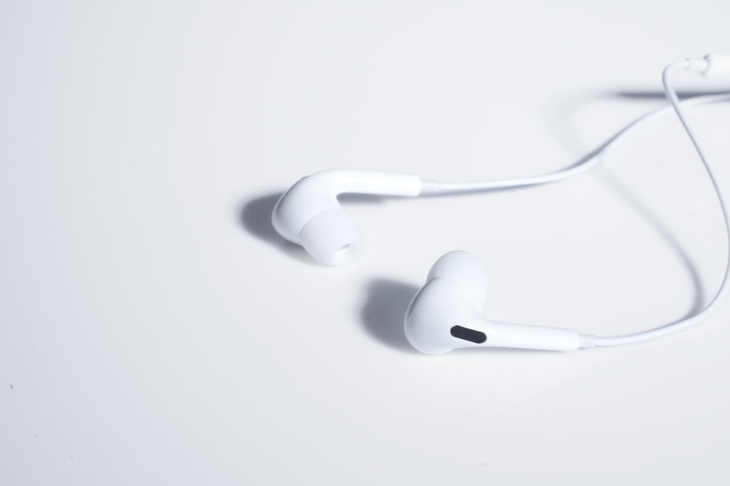 X’KIN Wired Earbuds with USB-C Plug – In-Ear HD Bass, Mic & Volume Control